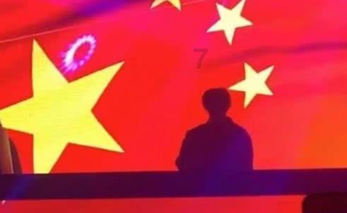 这双是什么鞋子 有网址吗？是阿迪达斯吗？游戏画面