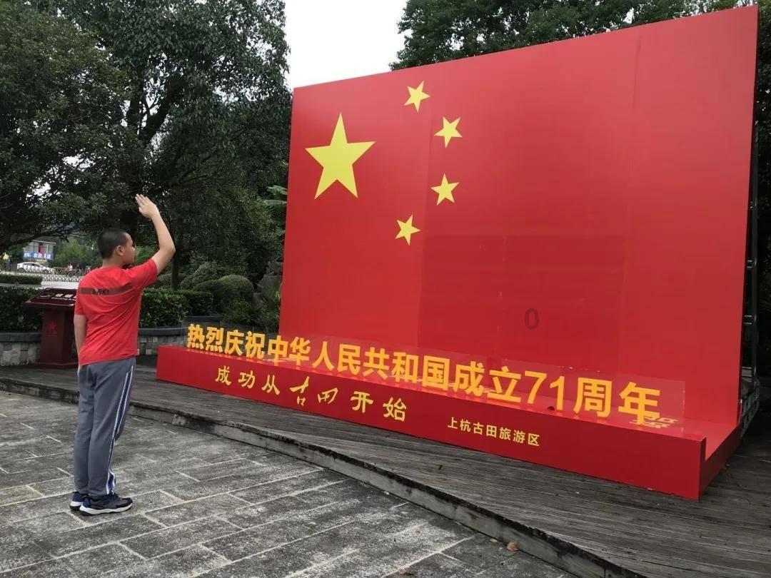 铜仁:新生儿“一站式”服务让群众少跑腿